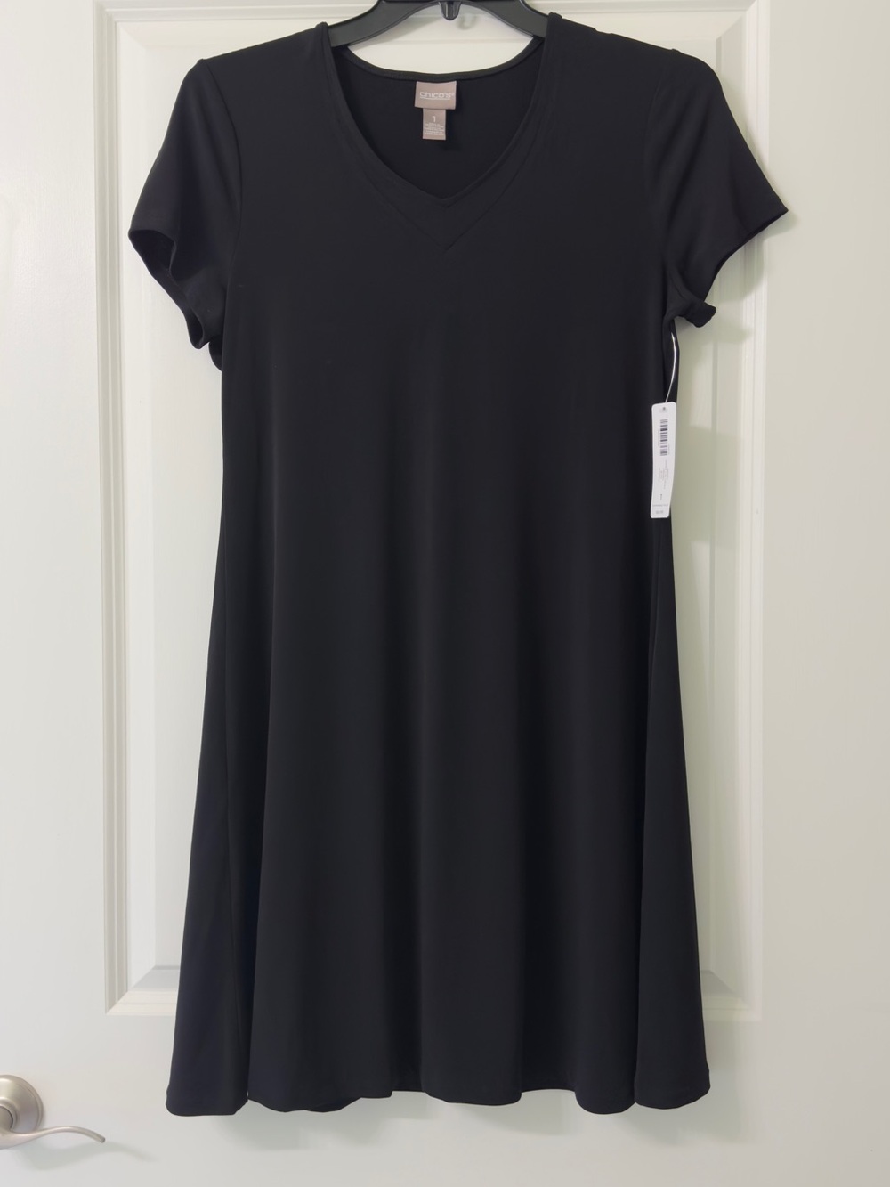 Chico’s 1 classic little black dress everyday NWT v neck